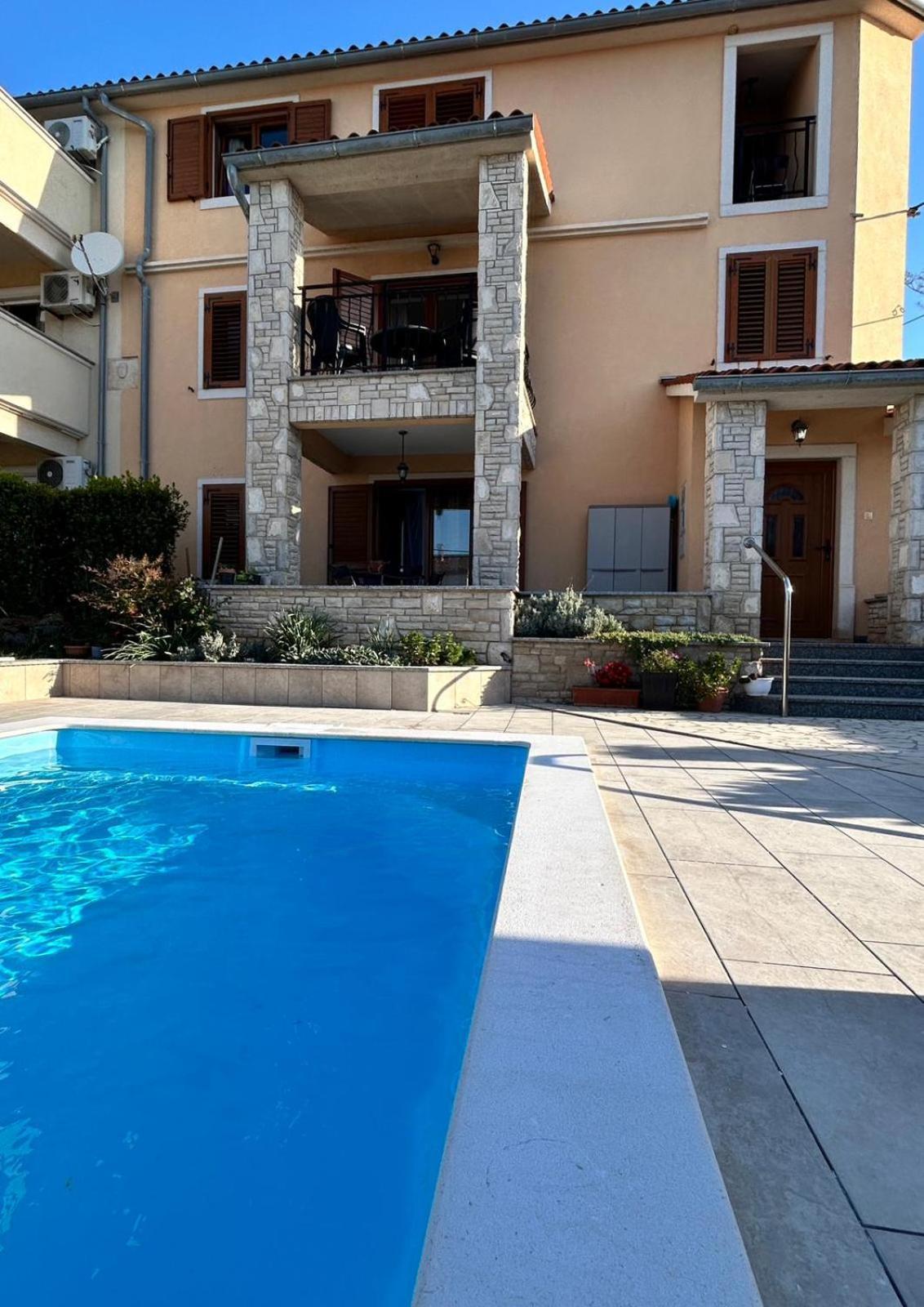 Villa Krasa Sea View Apartmants With Pool Ližnjan Extérieur photo